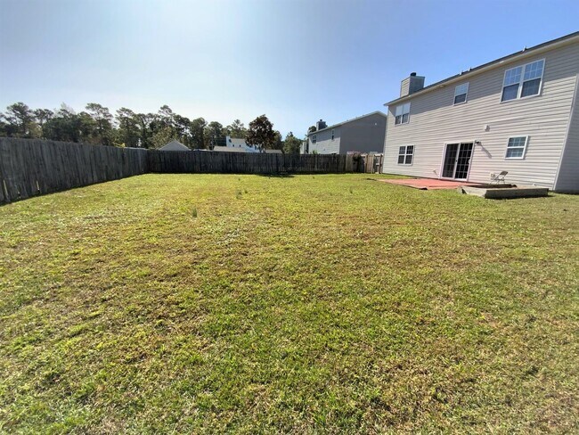 Building Photo - Welcome to Creeker Town South!