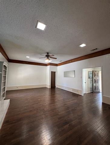 Building Photo - 1121 Goldenrod Dr