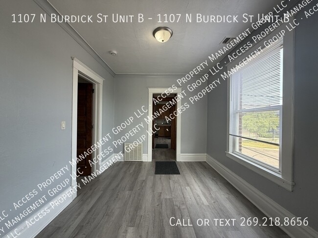 Building Photo - 1107 N Burdick St