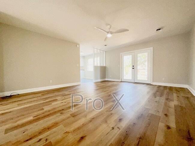 Building Photo - 2216 S Clover Dr