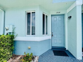 Building Photo - Spacious 2BR/2.5BA Townhouse in Sonoma Bay