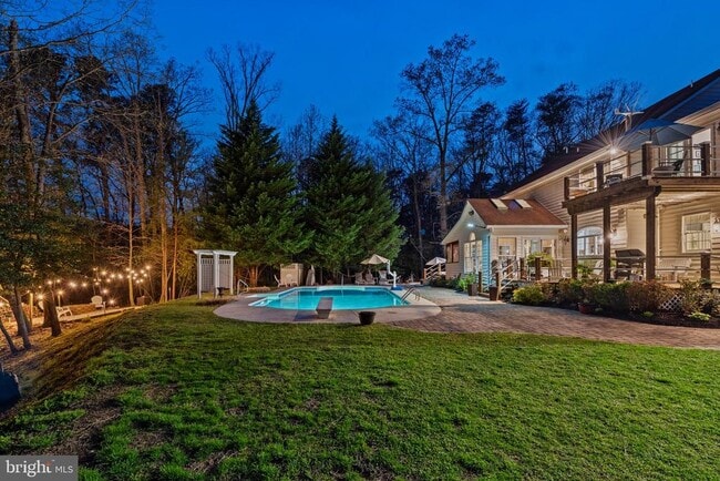 Building Photo - 301 Sturtons Ln