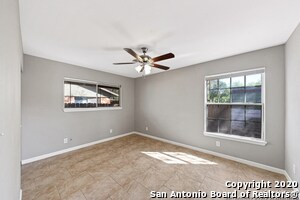 Building Photo - 308 E Cheryl Dr