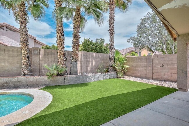 Building Photo - 7472 W Potter Dr
