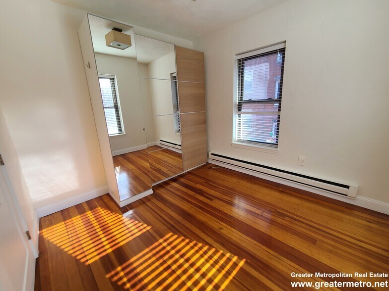 Building Photo - 3 Thacher St