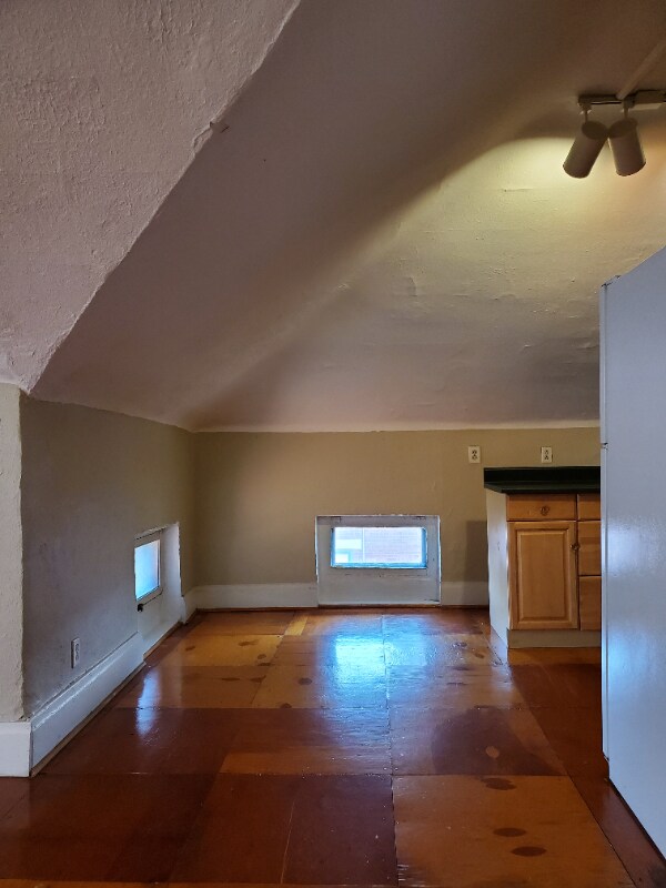 Building Photo - 65 Smith Pl