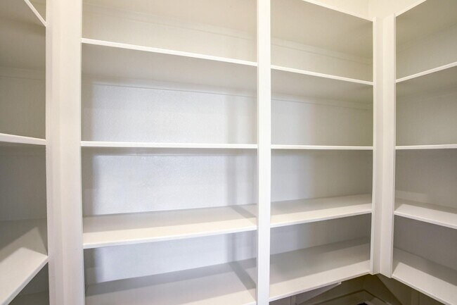 Building Photo - 629 Seabreeze Dr