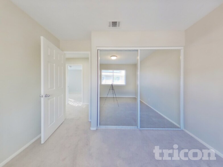 Building Photo - 5 Corte Madera