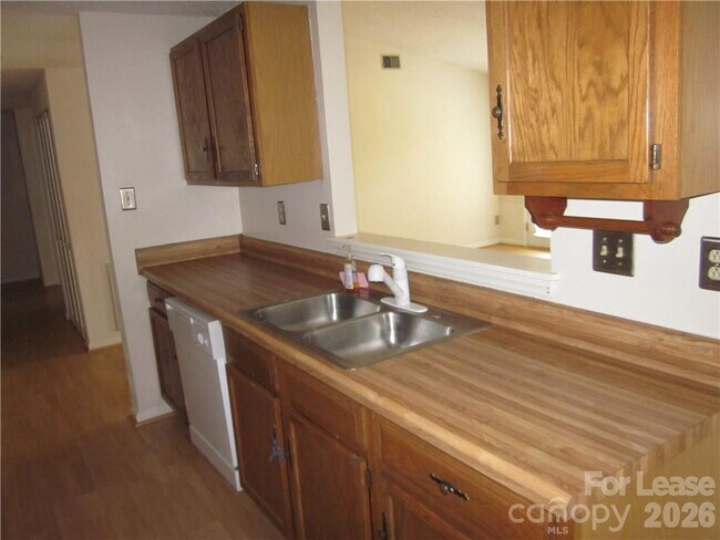 Building Photo - 11411 Misty Valley Ct