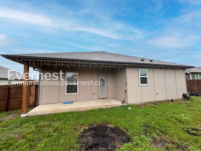 Building Photo - 853 Freedom Cir