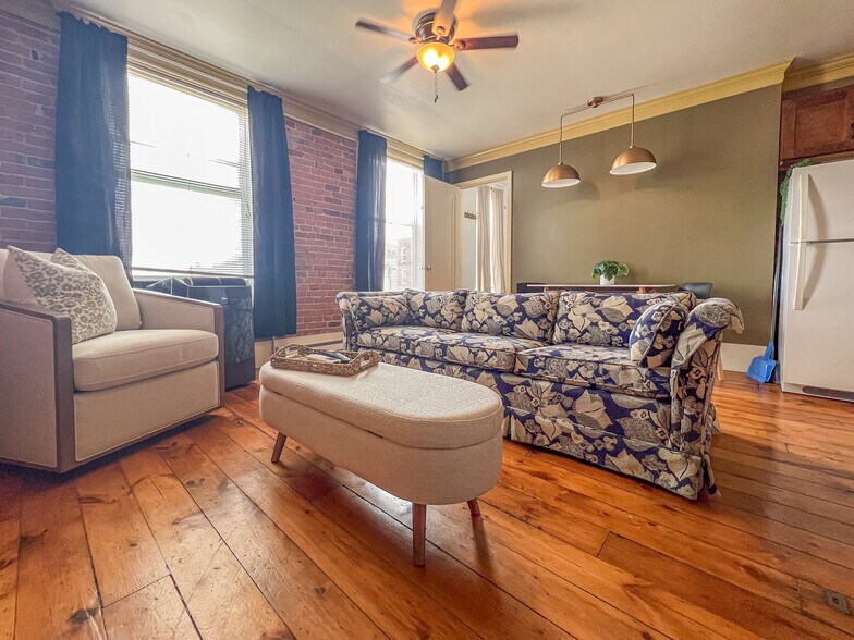 Building Photo - 1175 Iowa St