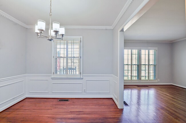 Building Photo - Convenient 3BR/2BA in Homewood on dead-end street