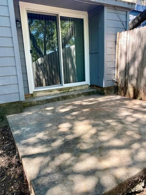 Building Photo - 1402 Summer Creek Dr