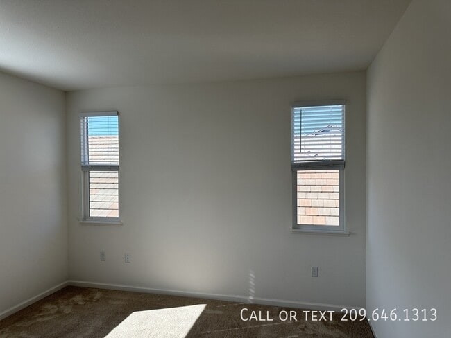 Building Photo - 17624 Monroe Dr