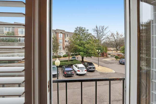 Building Photo - 5400 Park Ave