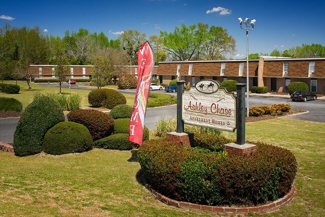Building Photo - Ashley Chase Apartments