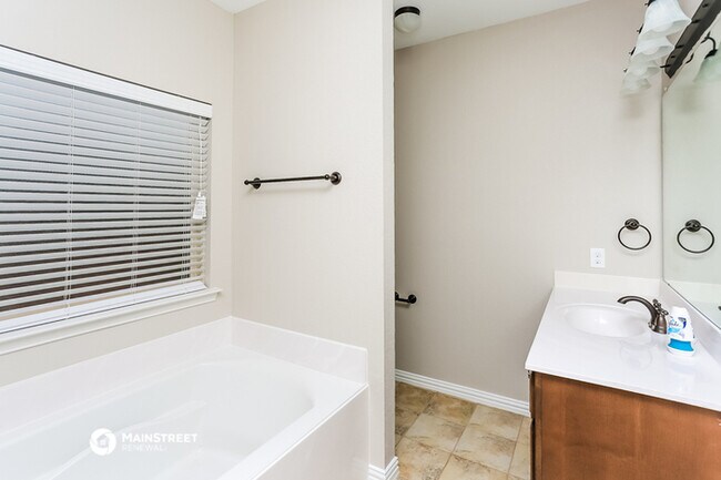 Building Photo - 505 Jr Stoff Dr