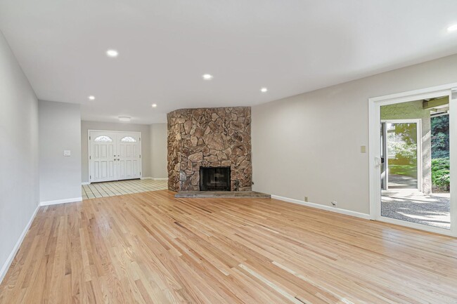 Building Photo - Beautiful Remodeled 5-Bedroom Los Altos Home