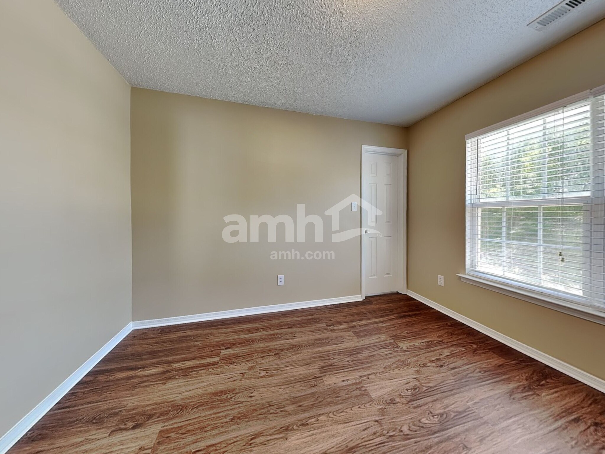 Building Photo - 3049 Buttonwood Ln