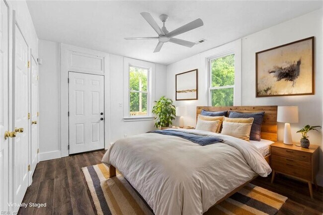 Building Photo - Where Vintage Vibes Meet Modern Mojo—Rent This Rare Historic 4BR/2BA Duplex in Norfolk’s Park Place