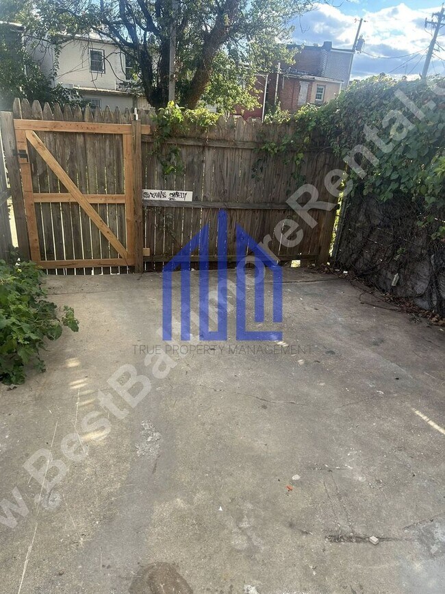 Building Photo - 1823 Ramsay St