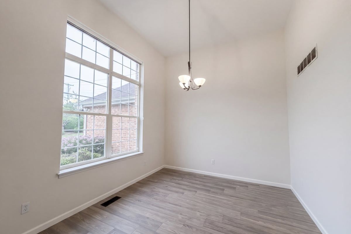 Building Photo - 16802 Enderbush Ln