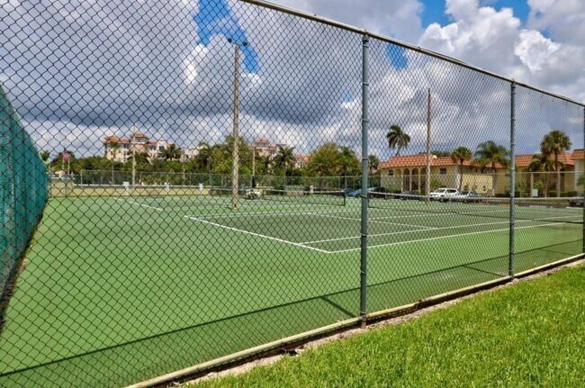 Building Photo - 717 S US Hwy 1