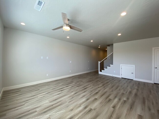 Building Photo - 3 BEDROOM SAND HOLLOW TOWNHOME FOR RENT!