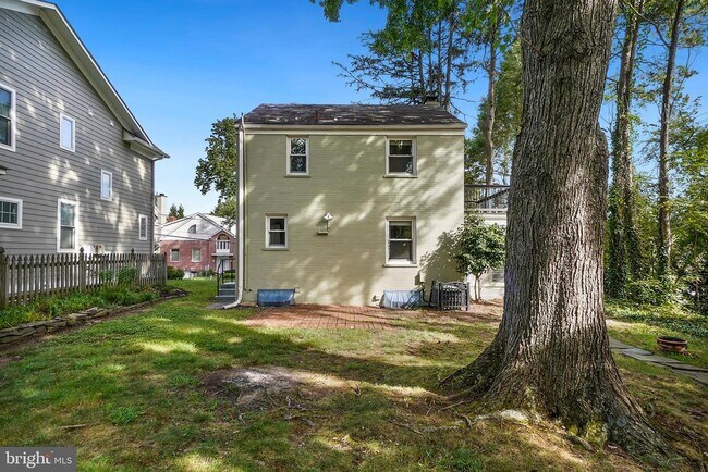Building Photo - 7000 Exeter Rd