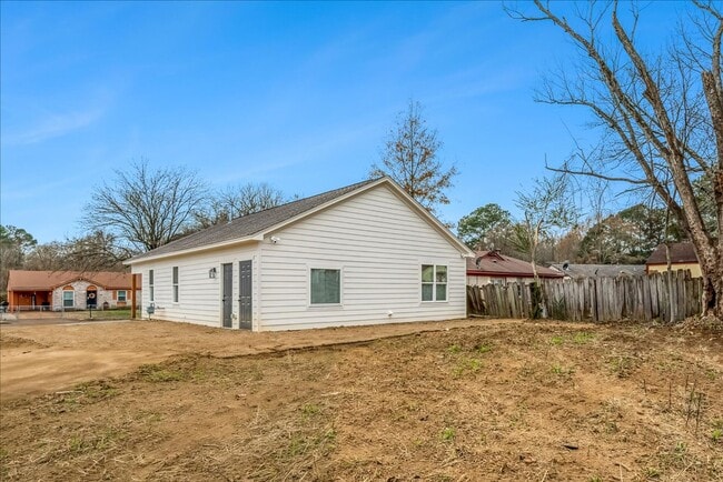 Building Photo - 5186 Broken Oak Dr