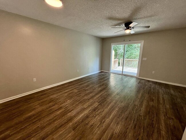 Building Photo - 133 Candlebrook Dr
