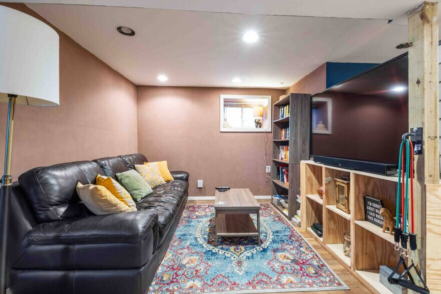 Building Photo - 1510 85th St