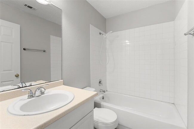 Building Photo - 108 Gm Ln