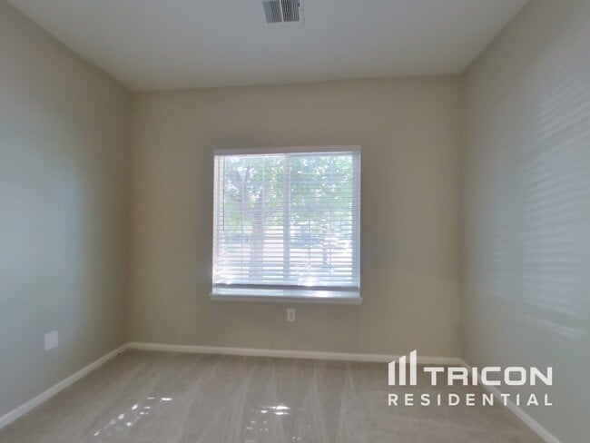 Building Photo - 1227 101st Ave Ct