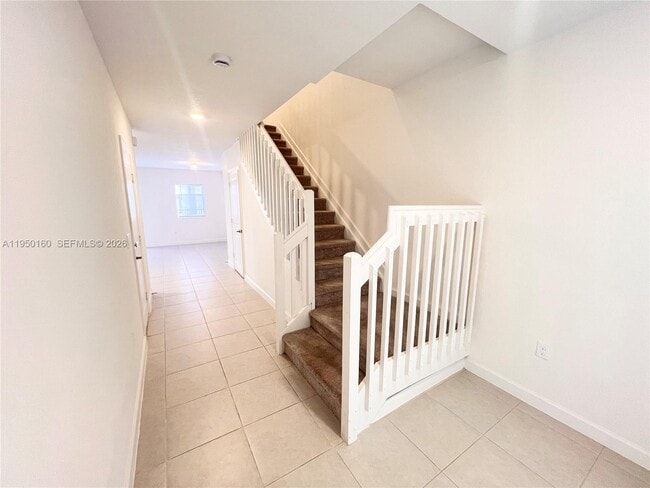 Building Photo - 3760 SW 50th Ave