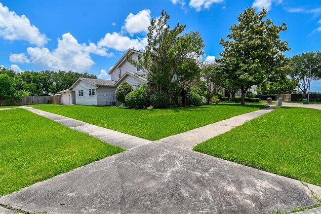 Building Photo - 7719 Apache Plume Dr