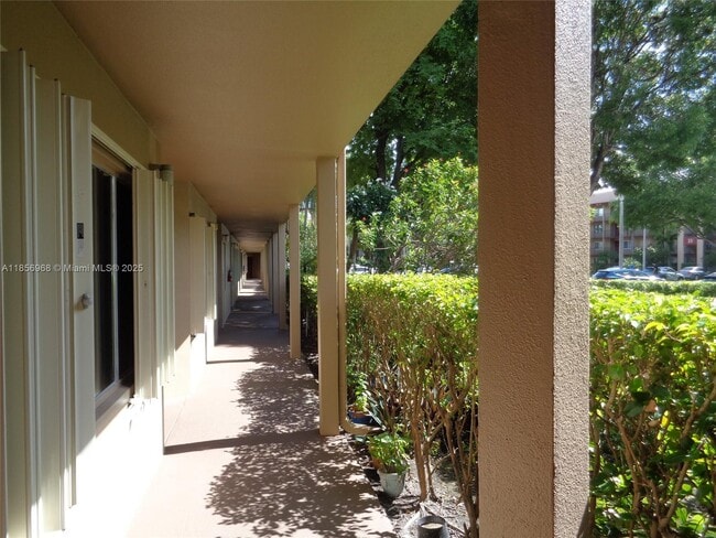 Building Photo - 901 SW 138th Ave