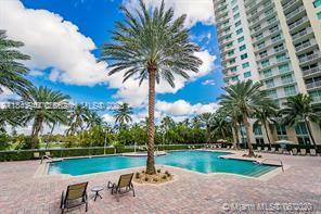 Building Photo - 1755 E Hallandale Beach Blvd
