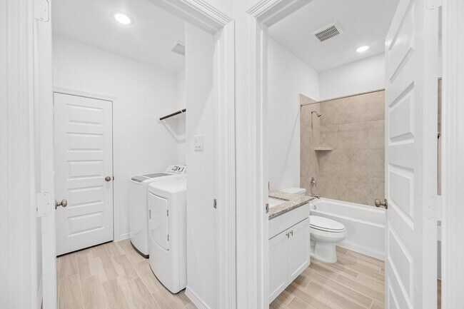 Building Photo - 5630 Tabula Rasa Dr