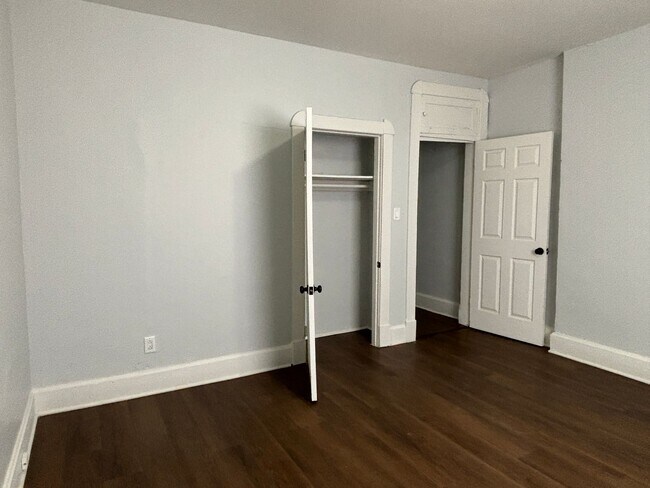 Building Photo - 330 N Arsenal Ave