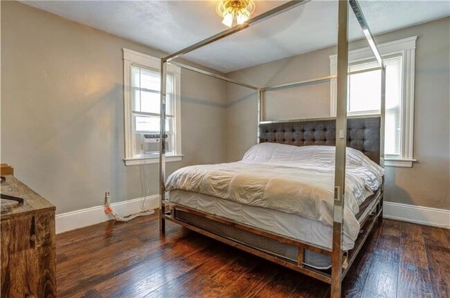 Building Photo - 104 Leah St