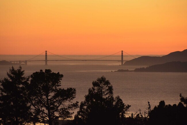 Building Photo - 11 Kenilworth Dr