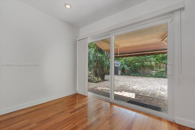 Building Photo - 613 NE 17th Terrace