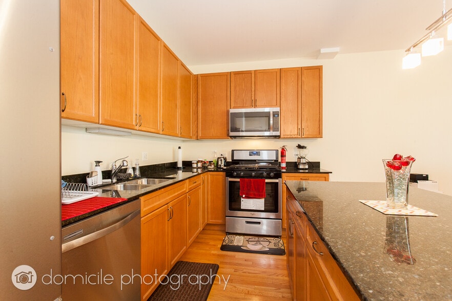 Building Photo - 1421 S Halsted St