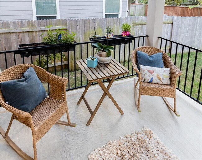 Building Photo - 9006 Golden Leaf Dr