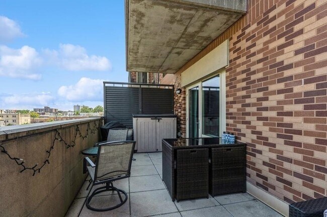 Building Photo - 3312 Hudson Ave