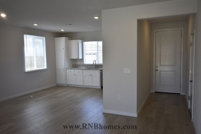 Building Photo - 3921 Slurry St