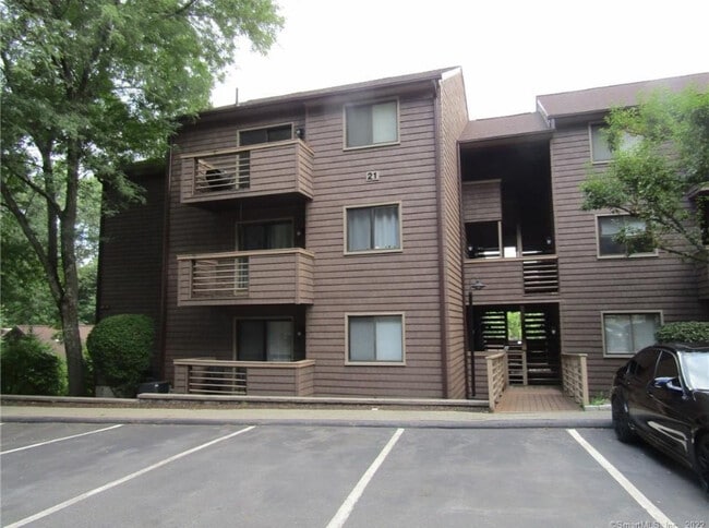 Primary Photo - 166 Old Brookfield Rd