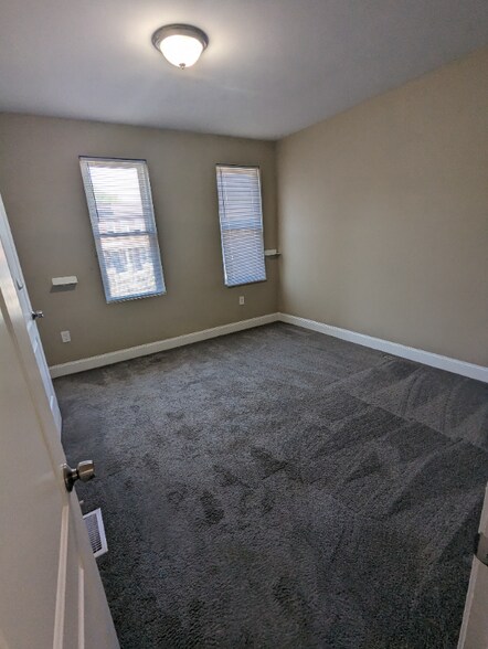 Building Photo - 2307 N Rosedale St