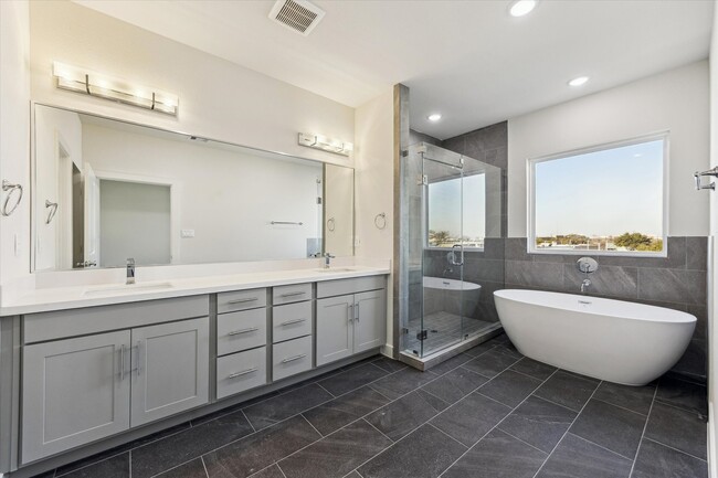 Building Photo - 408 N Stiles St